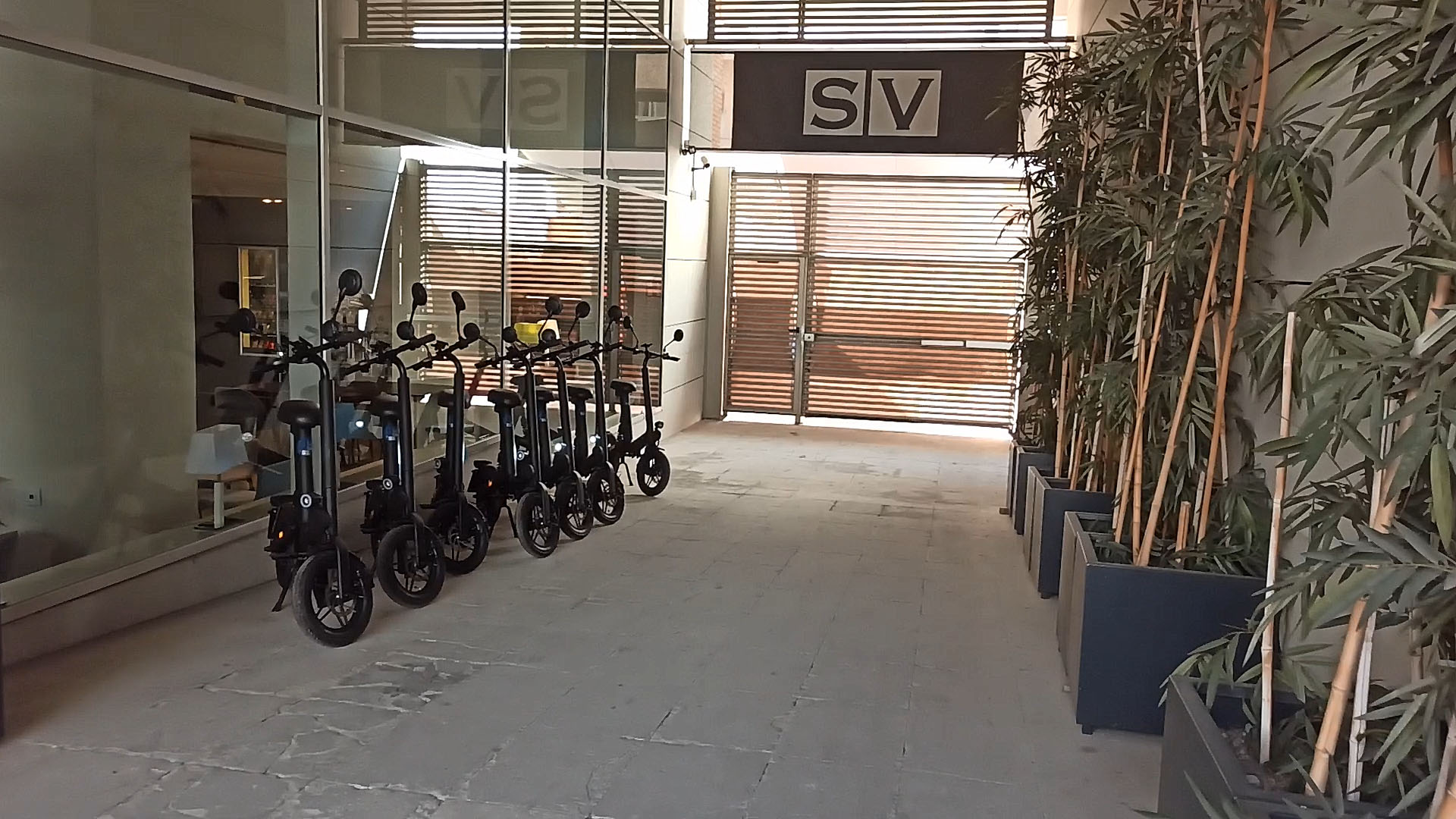 Bicicletas eléctricas para los clientes de Suites Viena Plaza de España