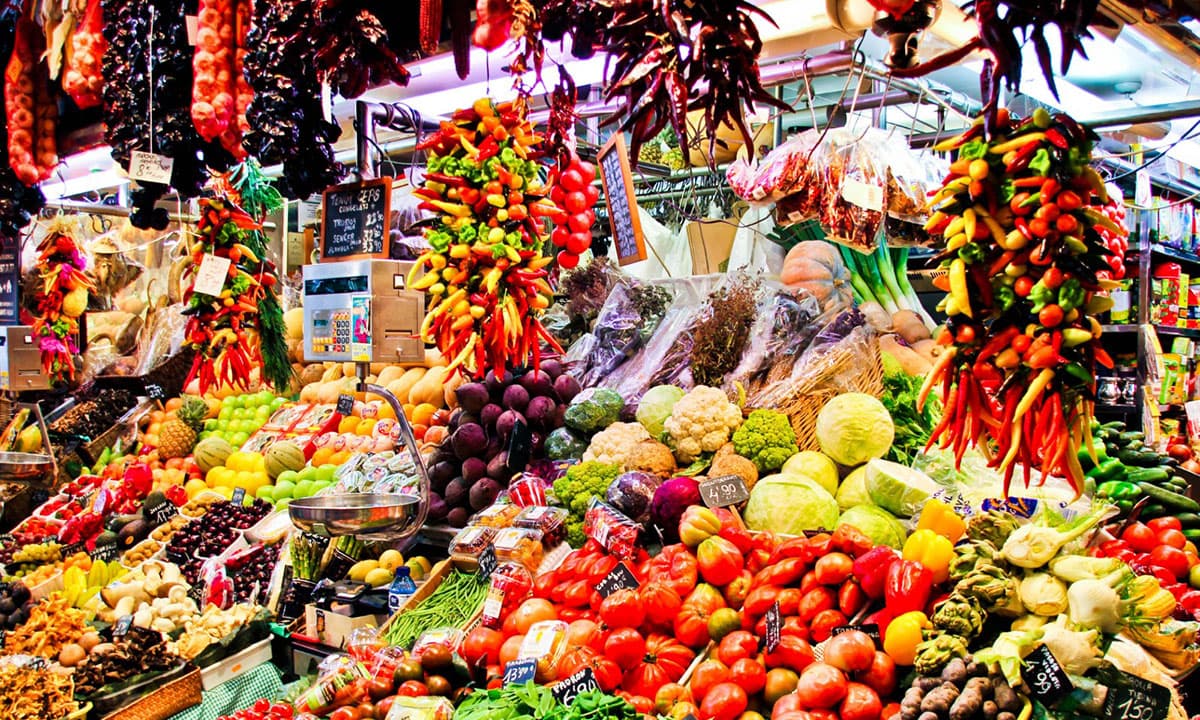 Puestos de fruta del Mercado de Nuestra Señora de África en Santa Cruz de Tenerife