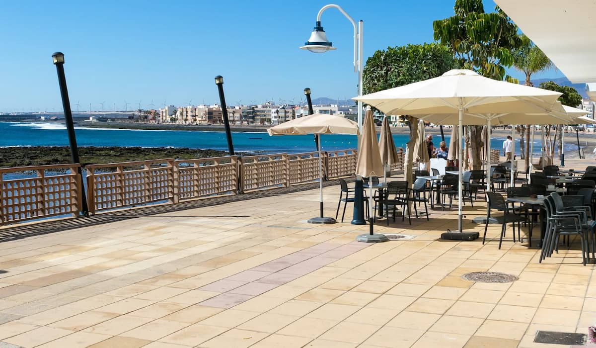 Promenade and restaurant terrace in Arinaga