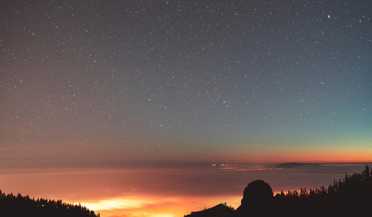 Cielo con estrellas en Canarias