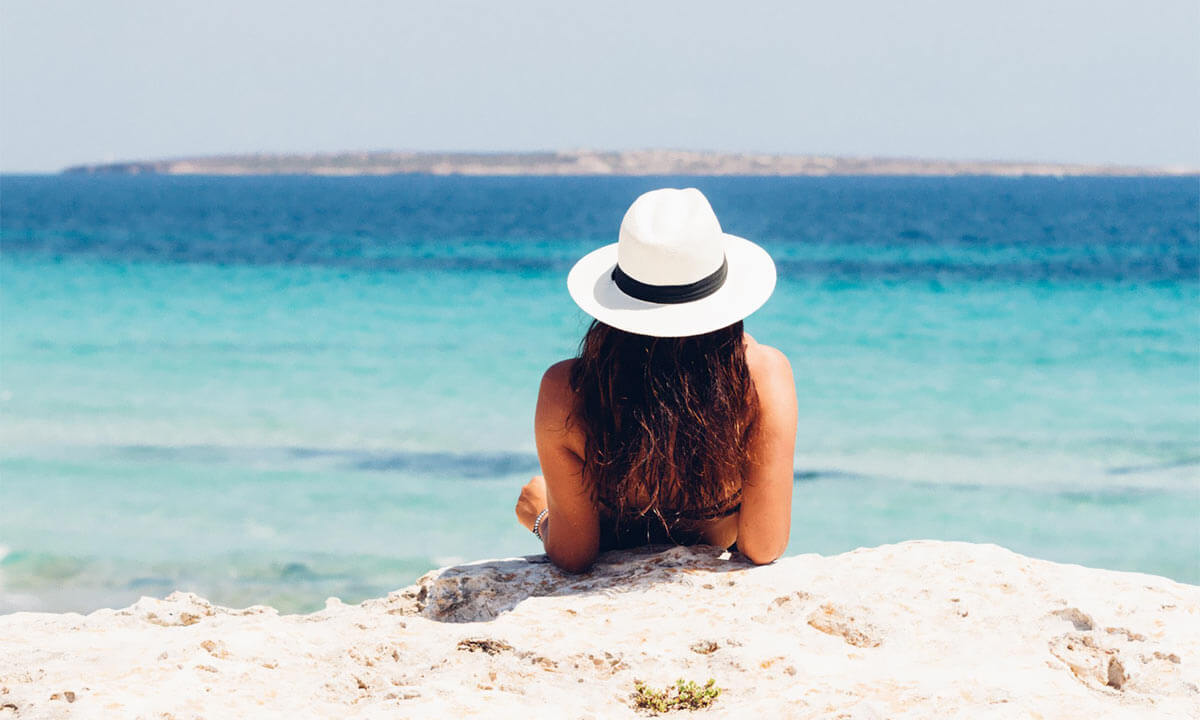 Frau am Strand