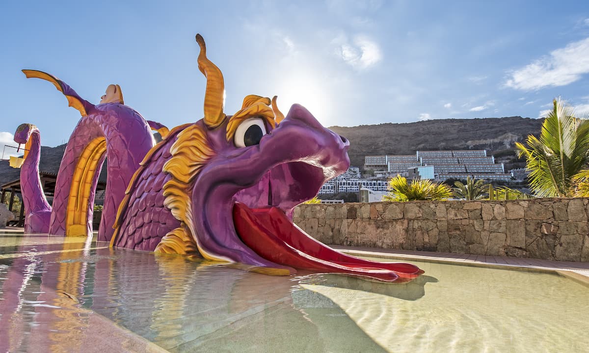 El tobogán dragón del hotel Taurito Princess