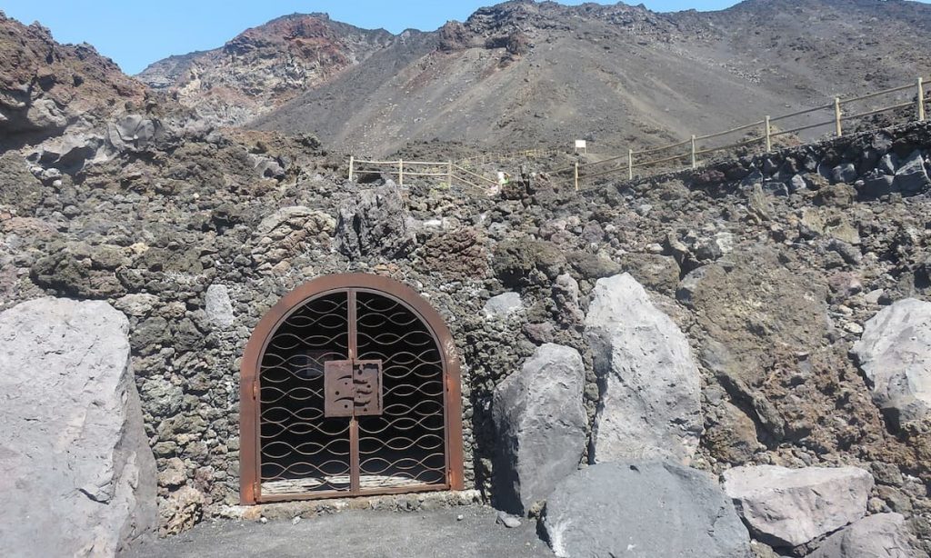 El Alacrán De La Sierra A Través Del Vaso Conoce la historia de la Fuente Santa de La Palma