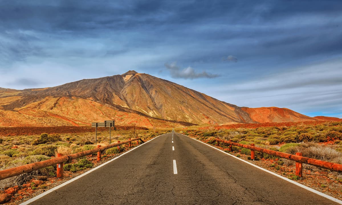 Carretera en el Parque Nacional del Teide