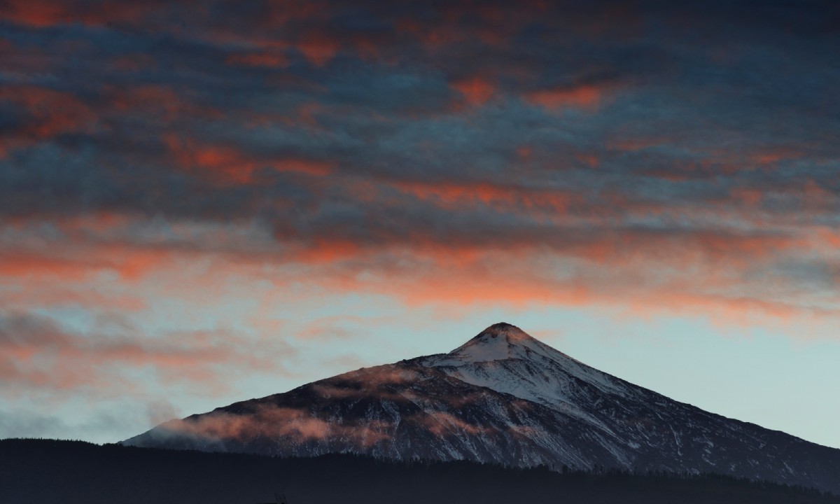 Image of a sunset at Pico del Teide