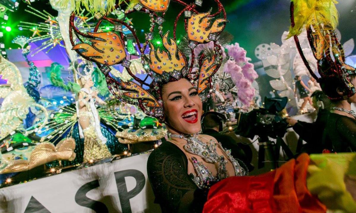 Cierre de una gala del Carnaval Internacional de Maspalomas