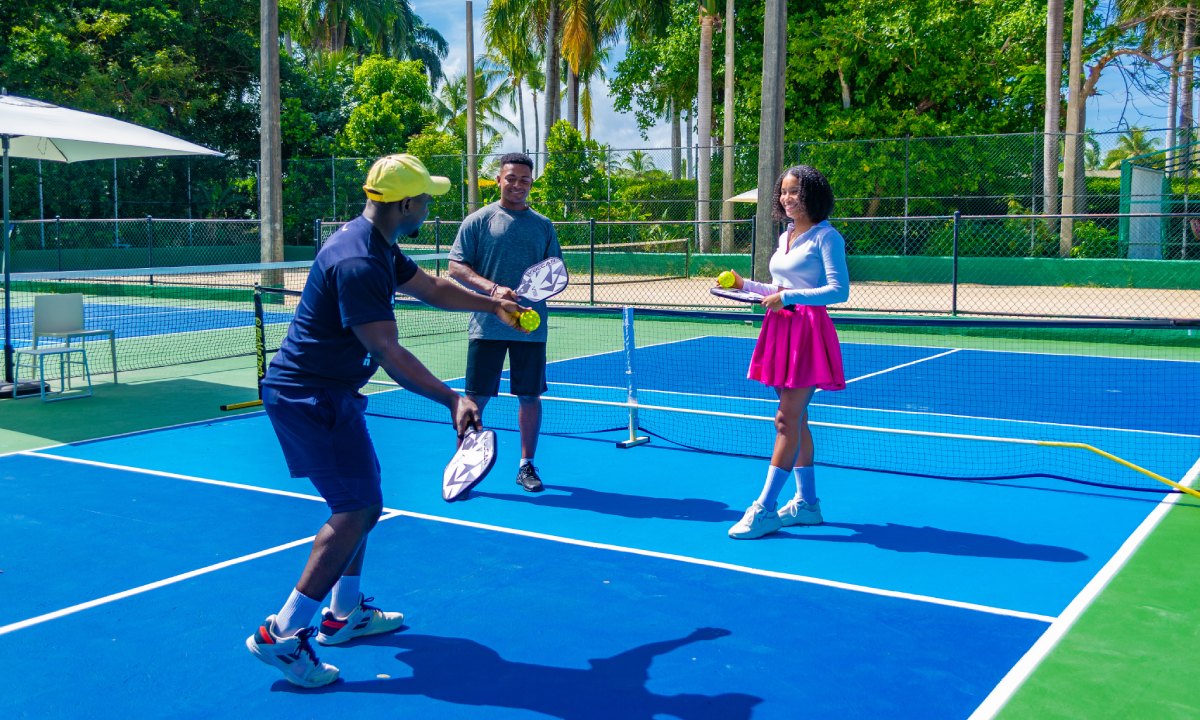 entrenamiento de pickleball por parejas