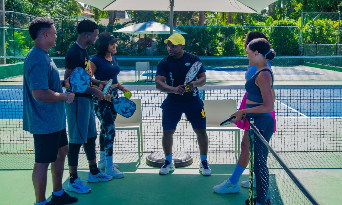 entrenamiento grupal de pickleball