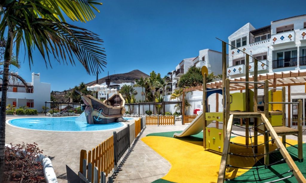 Kinderspielplatz und Kinderbecken im All-Inclusive-Hotel Fuerteventura Princess