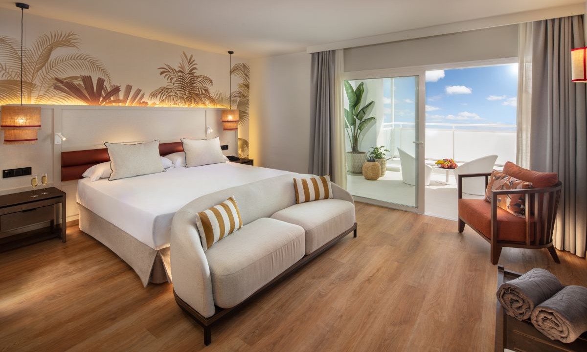 Schlafzimmer der Suite Esencia im Hotel Princess Taurito in Mogán (Gran Canaria)