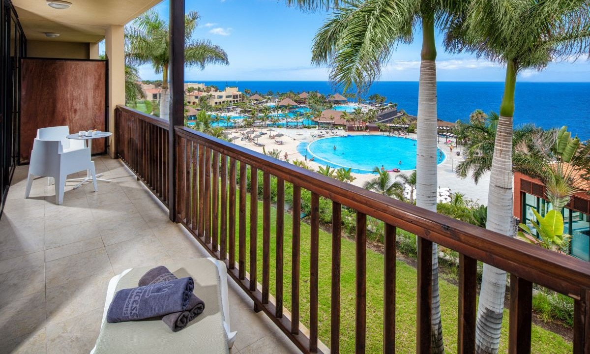 Balkon mit Meerblick der Ocean Suite Royal im Hotel La Palma Princess (Kanarische Inseln)