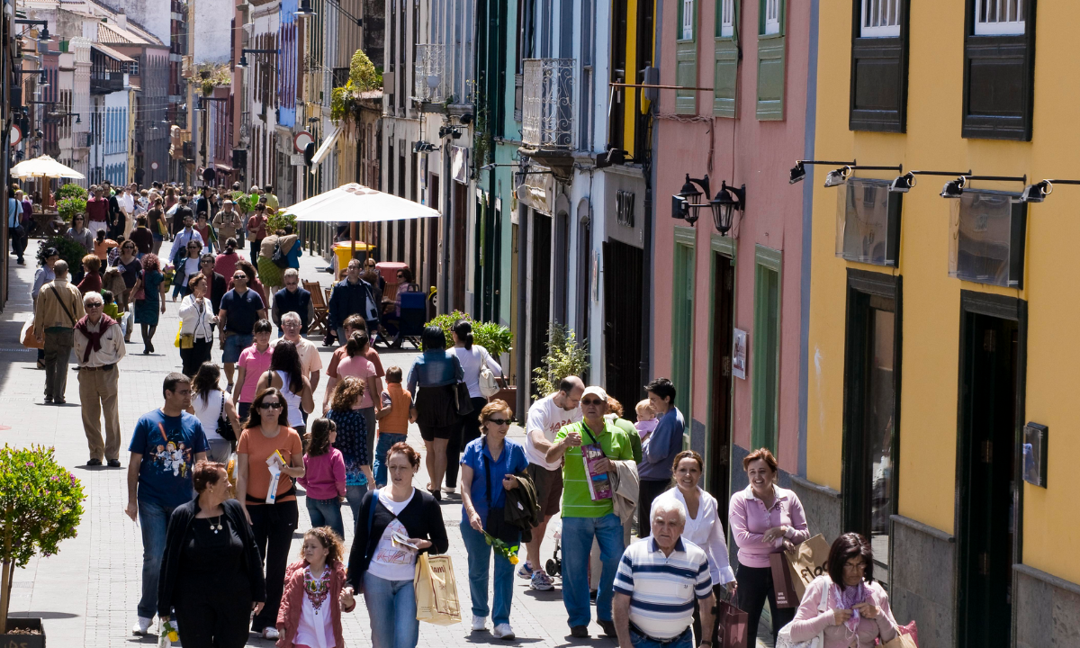 Gente de compras en Tenerife