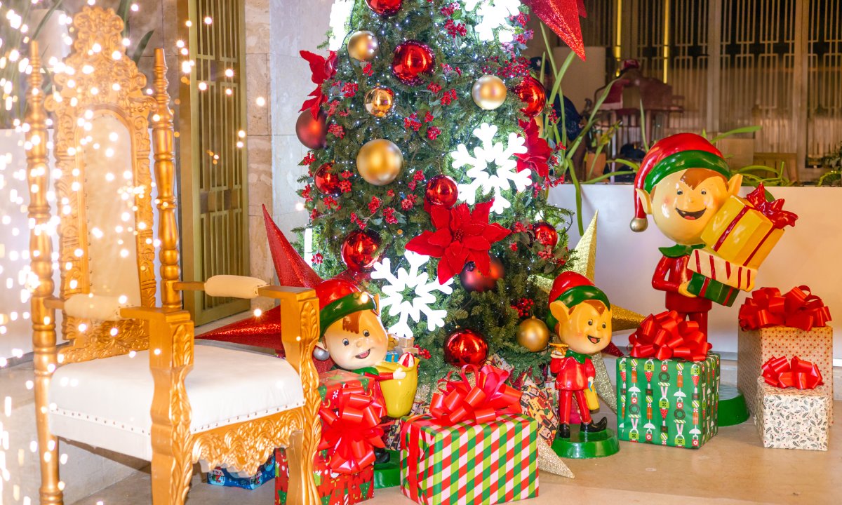 Decorative Christmas tree, elves, presents and throne