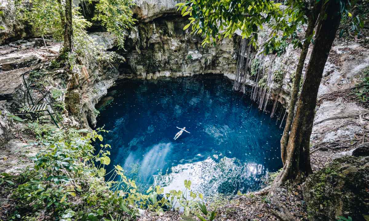 The San Lorenzo Oxman cenote