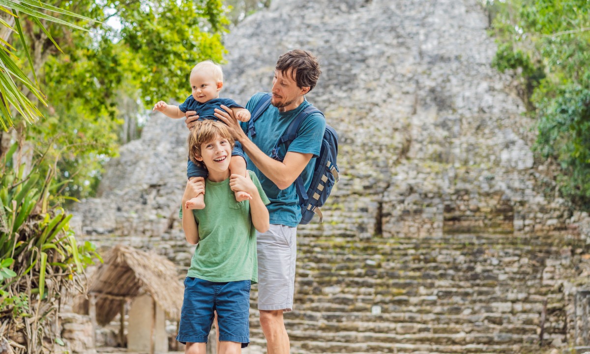 Vista panorámica de una cala natural en el parque Xcaret.