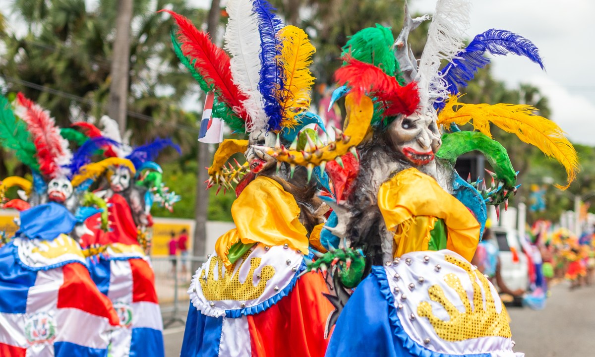 Diablos Cojuelos en el desfile de Carnaval