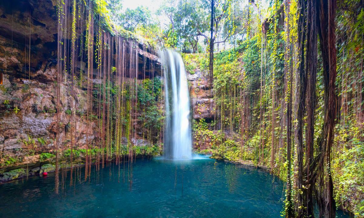 Saamal Cenote