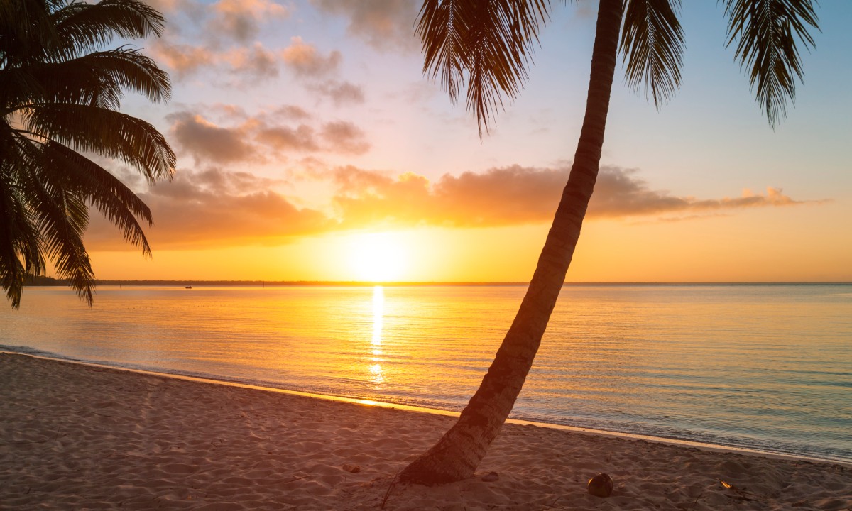 Seven Mile Beach al atardecer