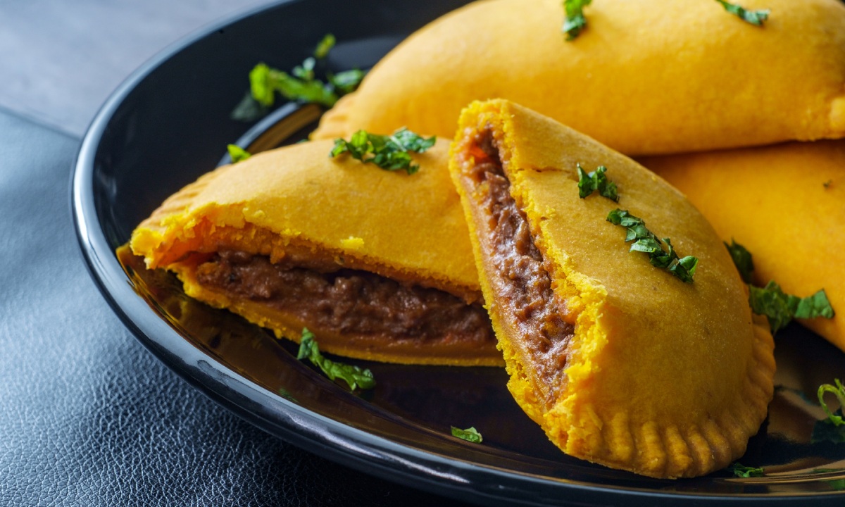 Empanada jamaicana