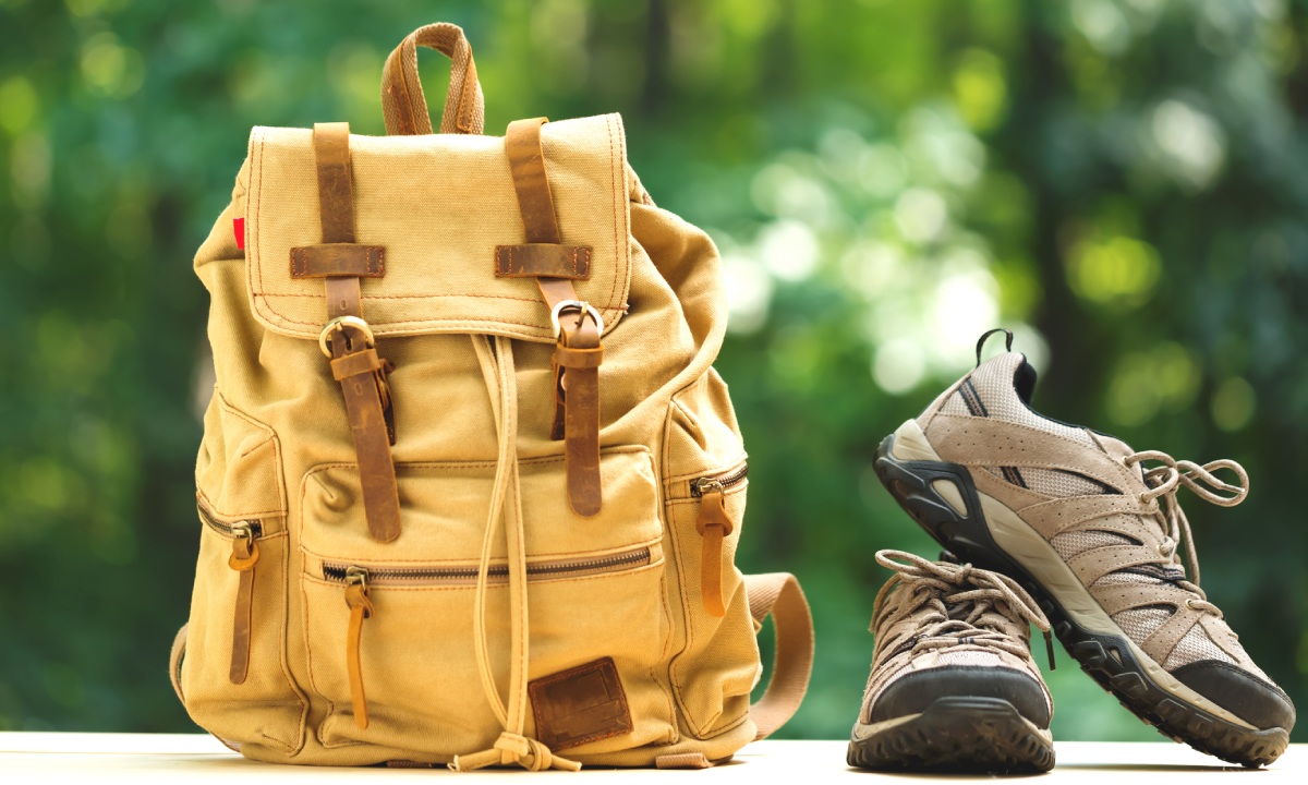 Rucksack und Wanderschuhe