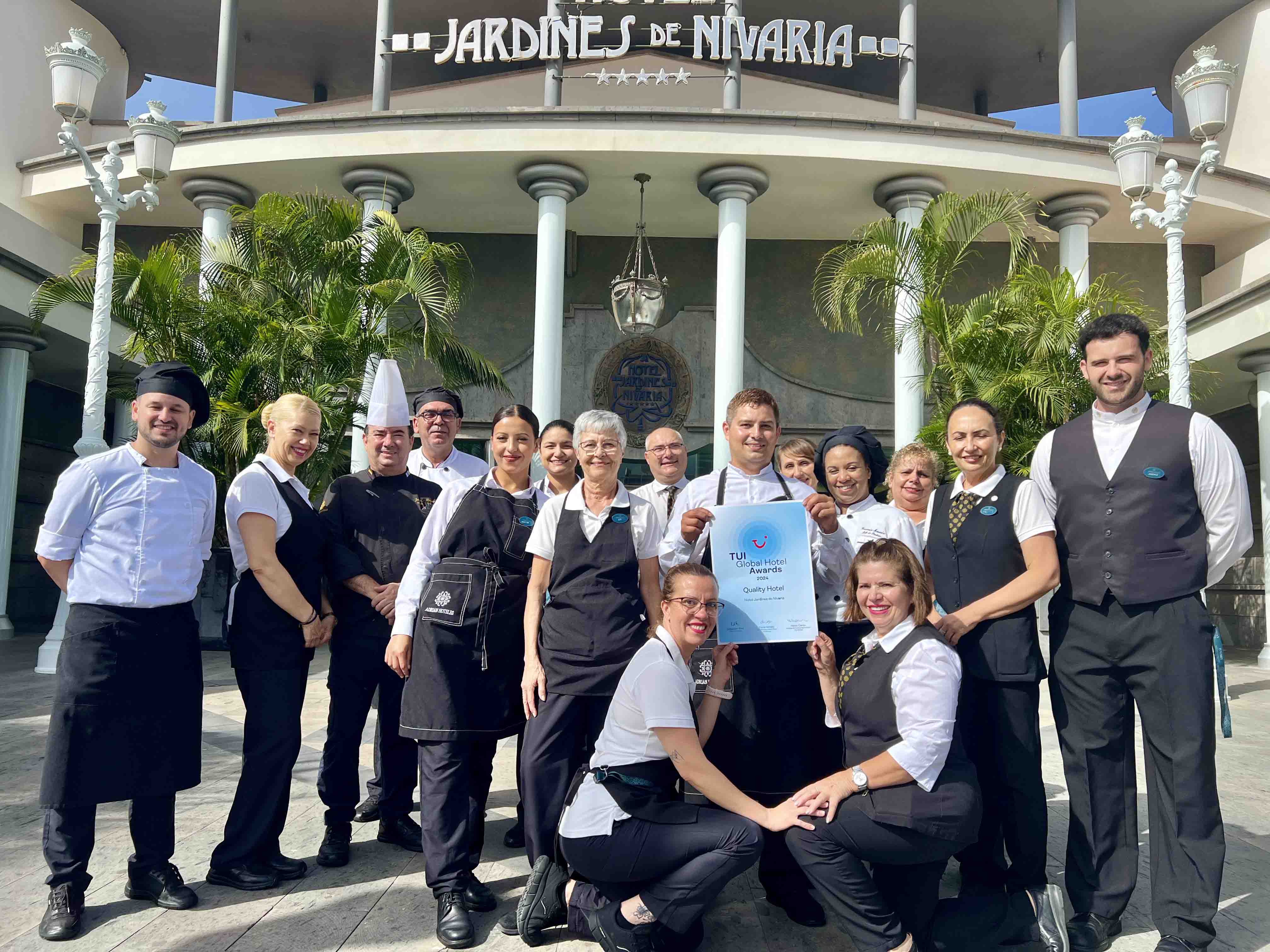 Recibimos los diplomas del TUI Quality Hotel 2024 - Adrian Hoteles
