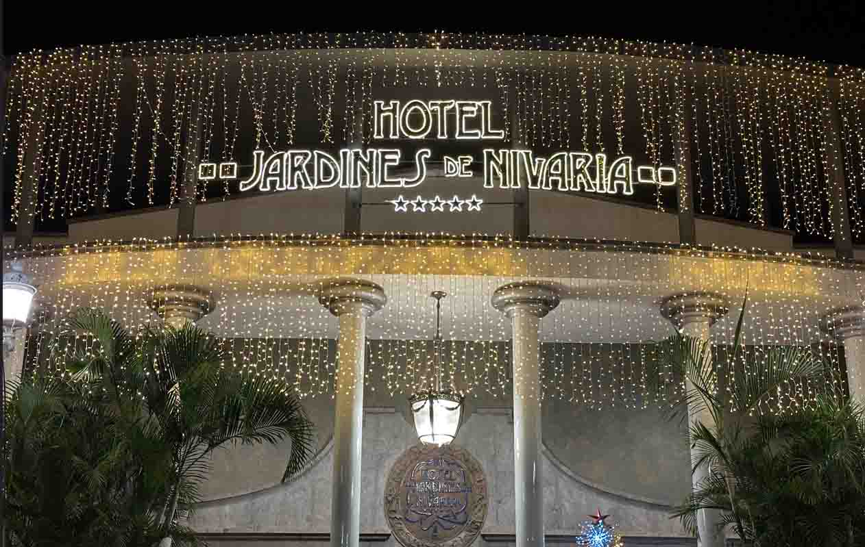 Navidad y Fin de A&ntilde;o en ADRIAN Hoteles: &iexcl;Celebra las Fiestas con Nosotros! 🎄✨ - Adrian Hoteles